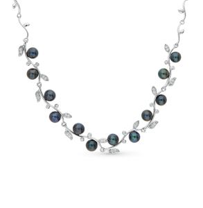 серебряное шейное украшение с фианитами и жемчугом