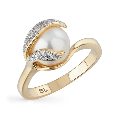 Золотое кольцо с жемчугом и бриллиантами в Санкт-Петербурге