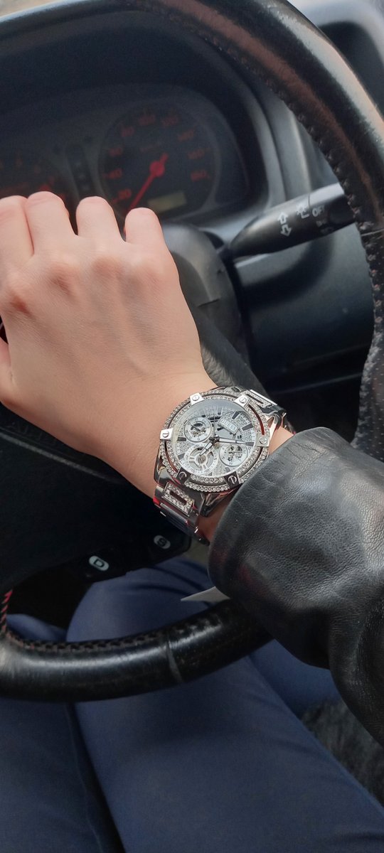 Часы женские GUESS GW0464L2 GUESS GW0464L2: 316l, австрийские